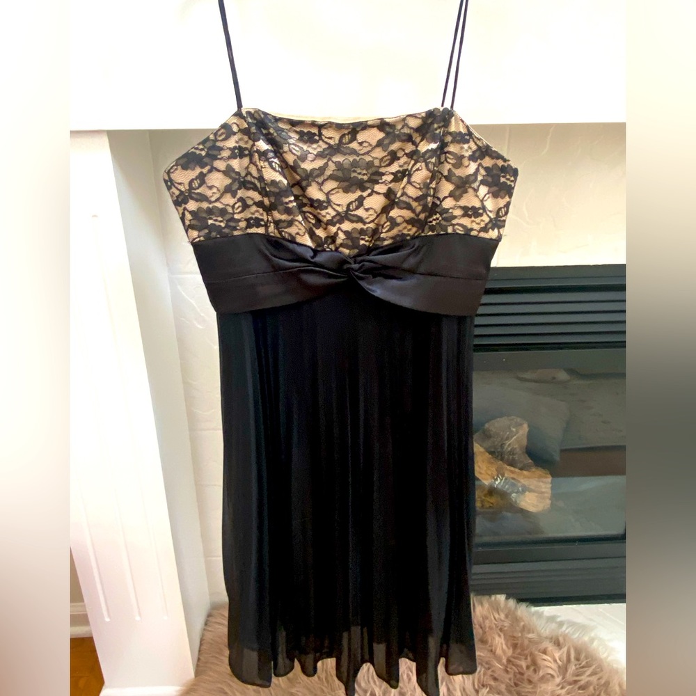 Alex Evenings Black Pleated Cocktail Dress with Champagne Lace Top- Size 10P